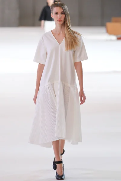 Look 9